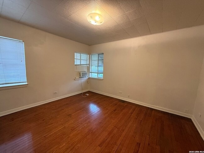 Building Photo - 374 Meredith Dr