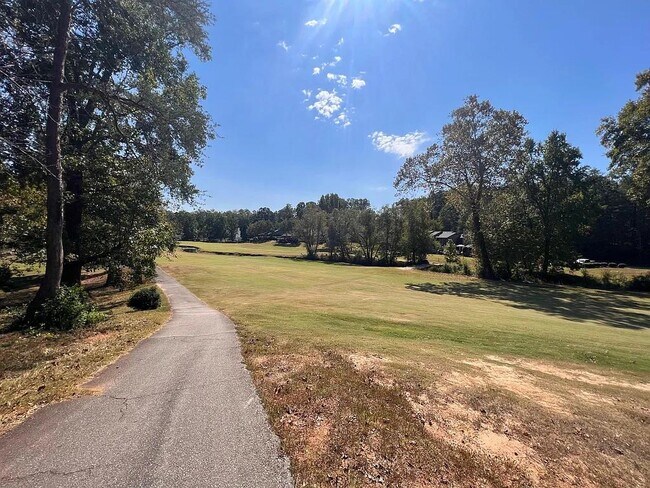 Building Photo - 12 Ginger Ln