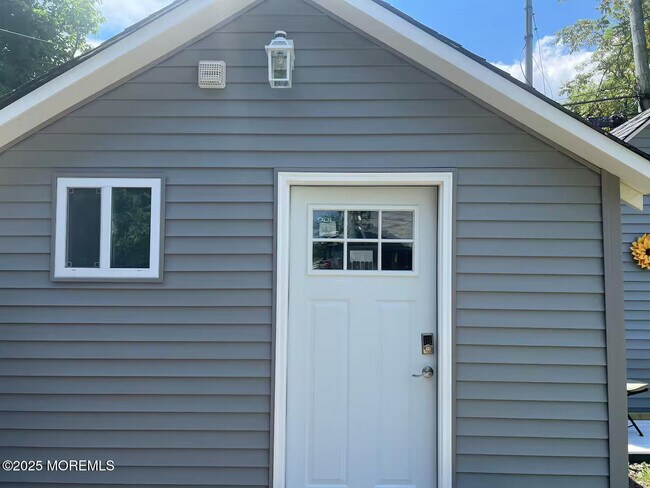 Primary Photo - 406 4th Ave