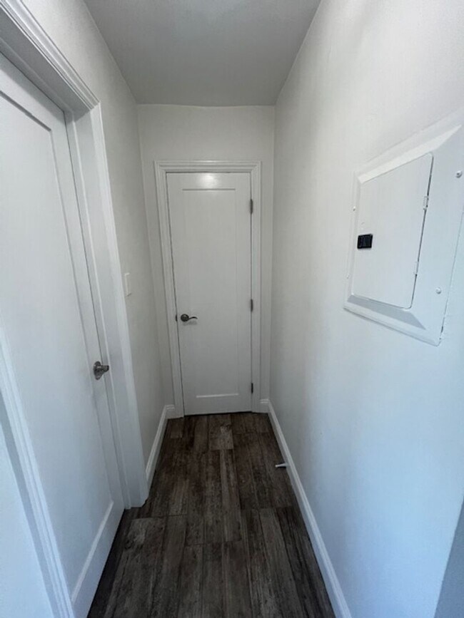 Building Photo - La Mesa Multi
