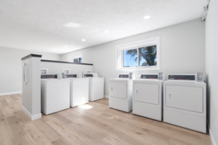 Building Photo - 1646 W 42nd St