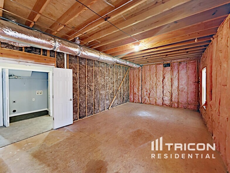 Building Photo - 1720 Ben King Rd