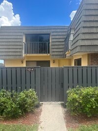 Building Photo - 1014 10th Way