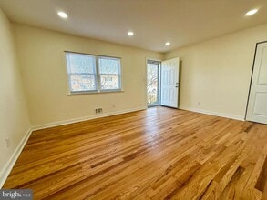 Building Photo - 504 Crisfield Rd