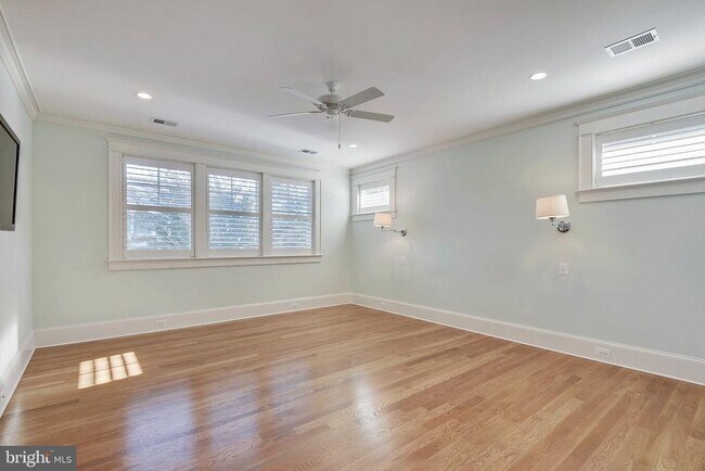 Building Photo - 8703 Bradmoor Dr