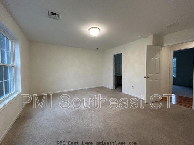 Building Photo - 23 Quakertown Mdws