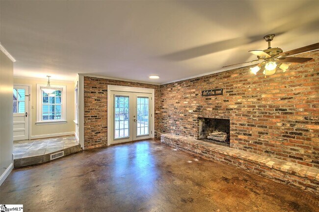 Building Photo - 10 Buist Ave