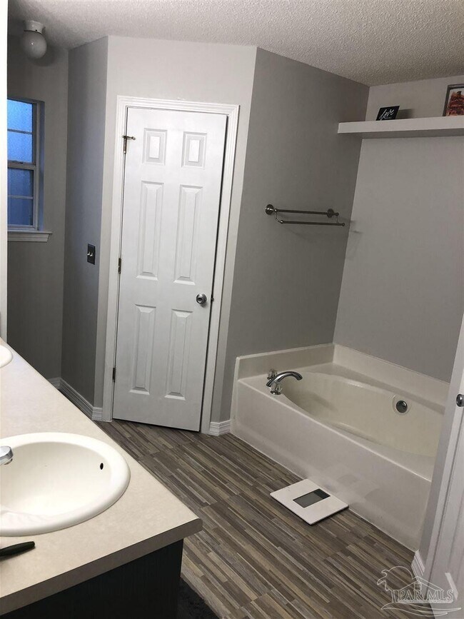 Building Photo - 5129 Goshawk Dr