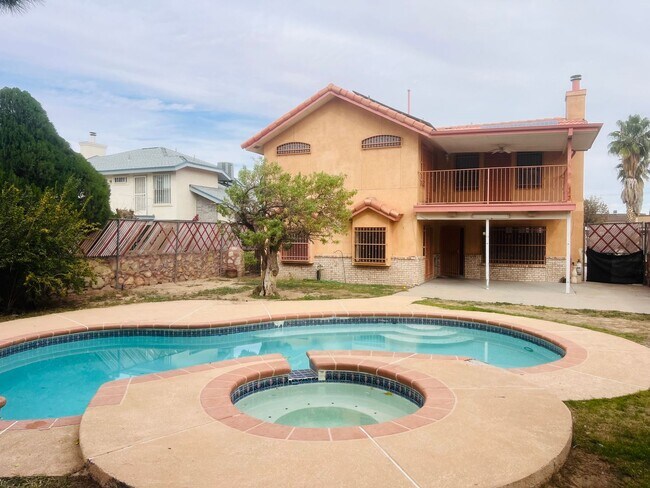 Building Photo - Incredible 4 bedroom, 2 1/2 bath home in East El Paso!!