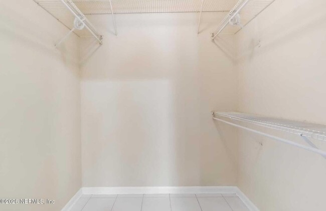 Building Photo - 10550 Baymeadows Rd