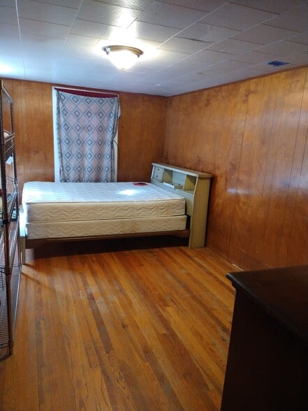 Building Photo - 76 Aspen St