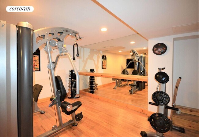 Building Photo - 120 Wooleys Dr