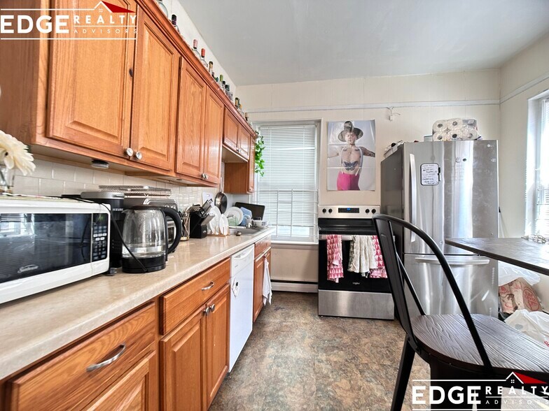 Building Photo - 25 Chester St