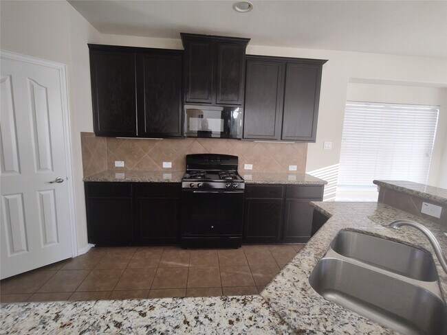 Building Photo - 24623 Forest Canopy Dr