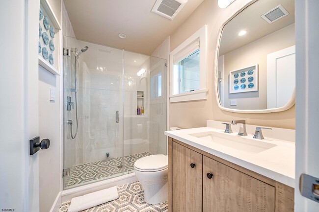 Building Photo - 108 S Martindale Ave