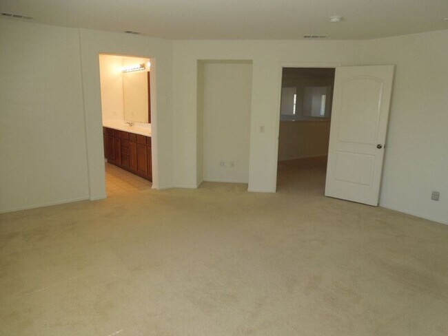 Building Photo - 39288 Half Moon Cir