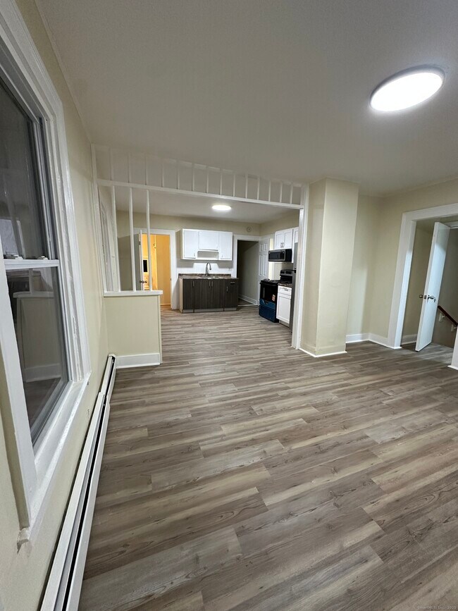 Building Photo - 42 Spring St