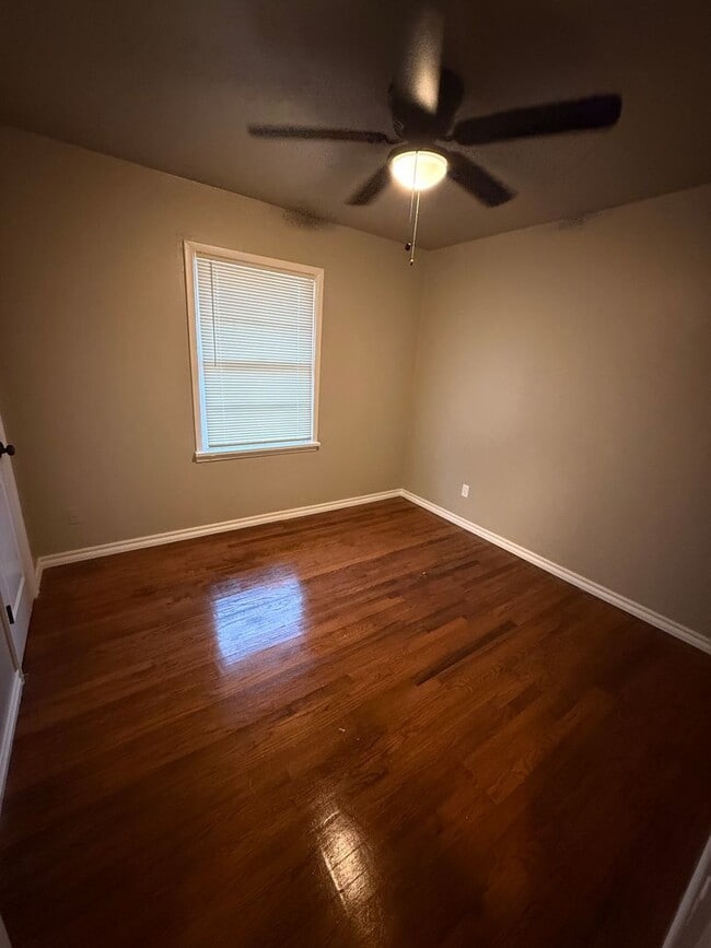 Building Photo - Charming 3-Bedroom Home with Bonus Room – Fully Updated and Move-In Ready!