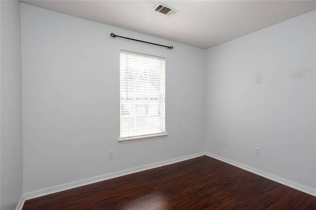 Building Photo - 5414 Sweetsprings Dr SW