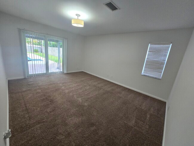 Building Photo - 840 NW 48th Ave