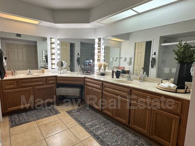 Building Photo - 26001 S Beech Creek Dr