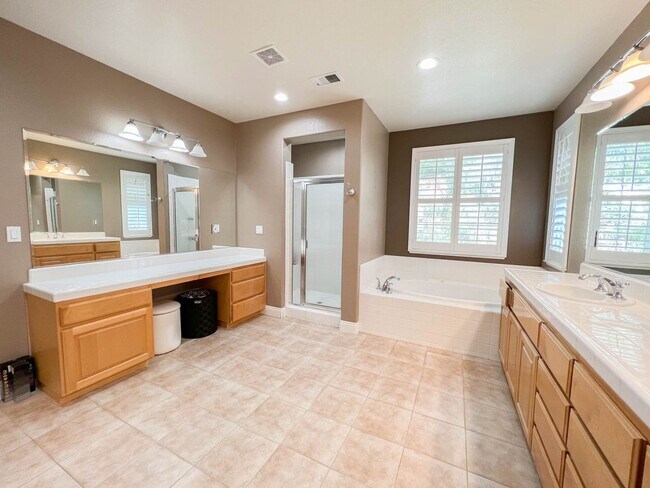Building Photo - Spacious San Ramon Windemere Home.