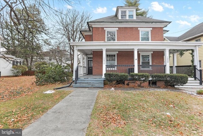 Building Photo - 1052 Edgar Ave