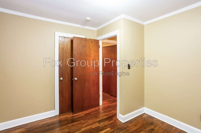 Building Photo - 526 Hickory Ave