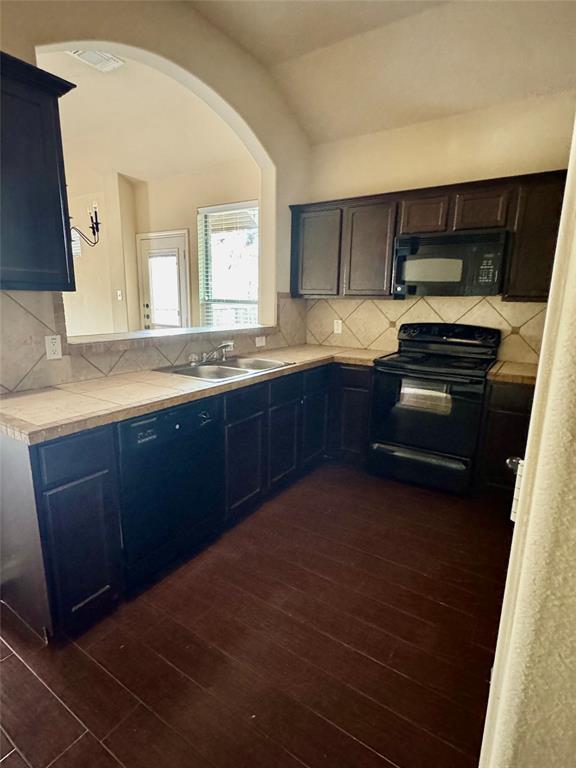 Building Photo - 3000 Whisper Oaks Ln