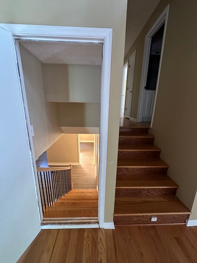 Building Photo - 1733 Christie Dr