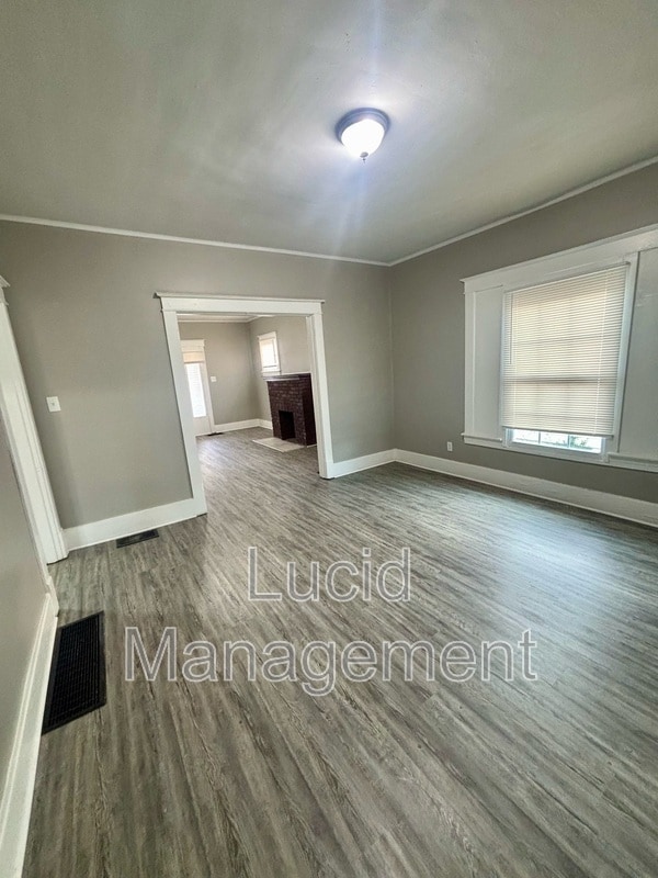 Building Photo - 1214 Dresden Ave