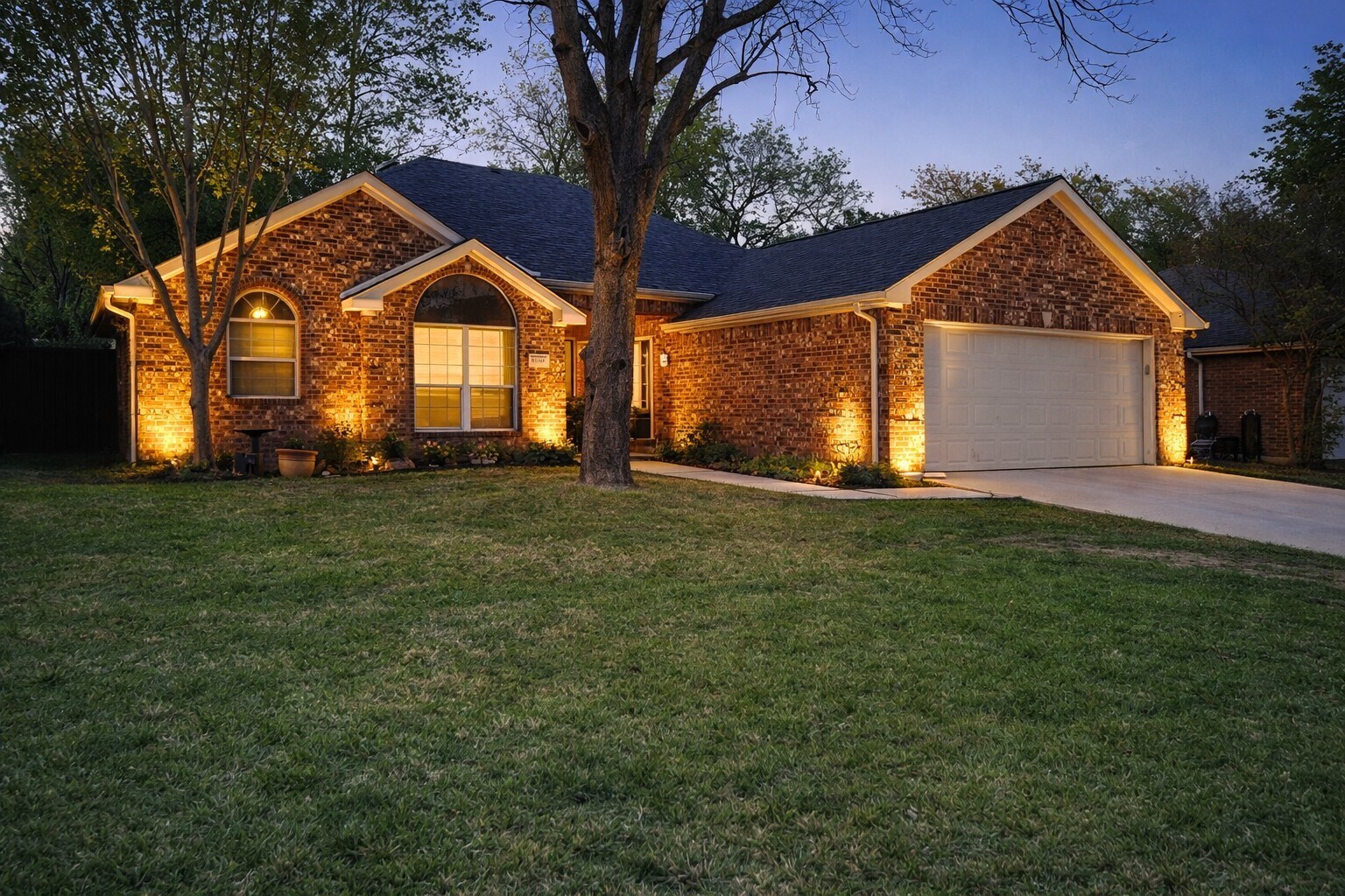 Front Yard - 1639 Churchill Ln