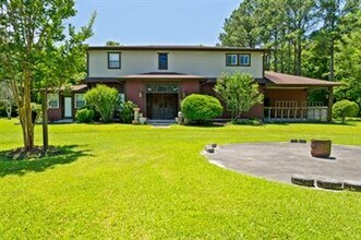 Building Photo - Uniquely breathtaking custom home with in-law suite on almost 4 acres