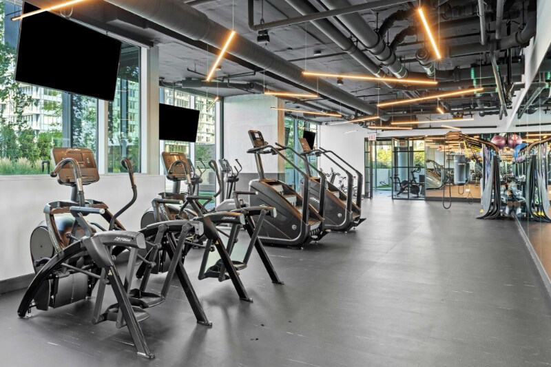 Building Photo - 208 W Hill St