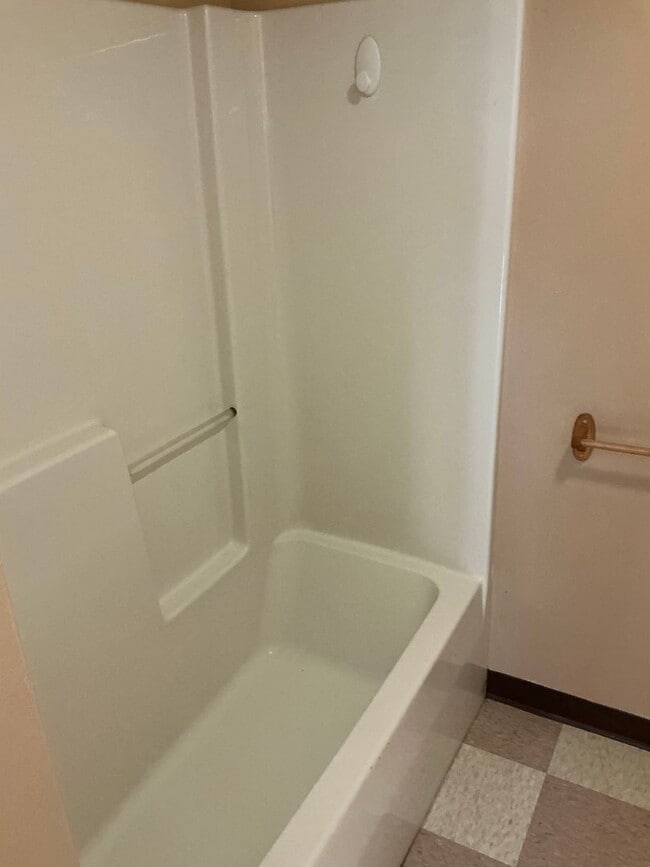 Building Photo - 517 Trafton Rd