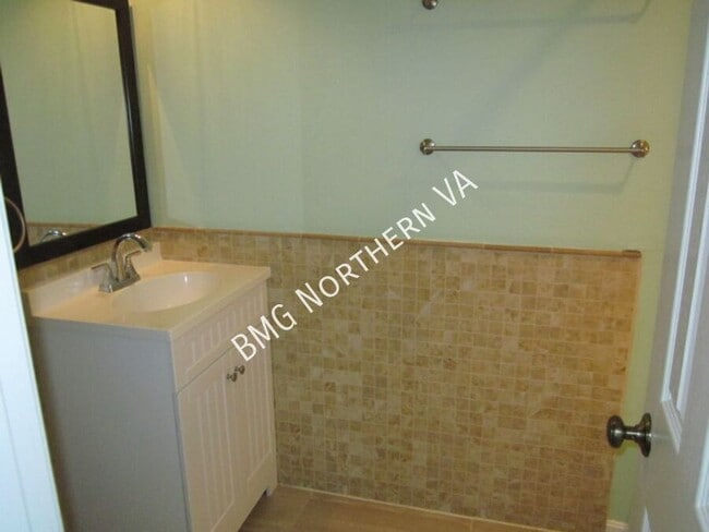 Building Photo - 14306 Newbern Loop