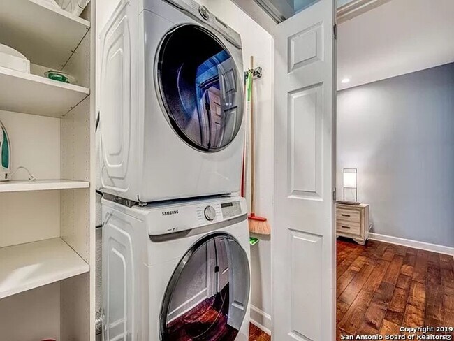 Building Photo - FURNISHED AND EQUIPPED LUXURY TOWNHOME  |  GATED  |  2 SWIMMING POOLS