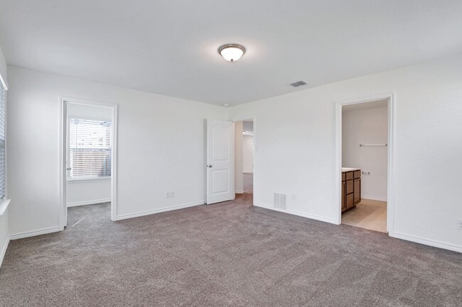 Building Photo - 614 Eucharis