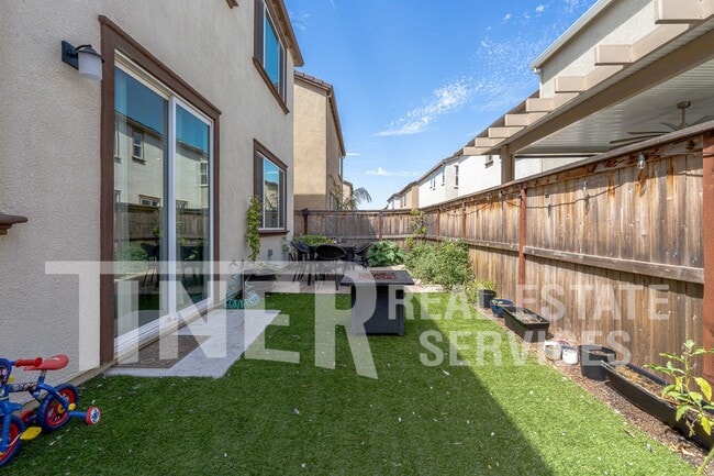 Building Photo - 3555 Nuestra Ave