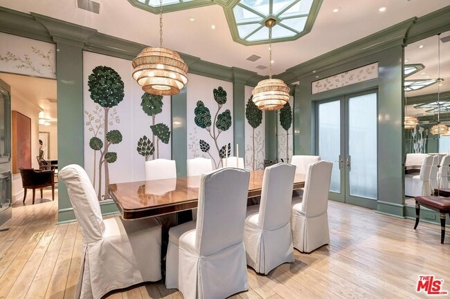 Building Photo - 2353 Bowmont Dr