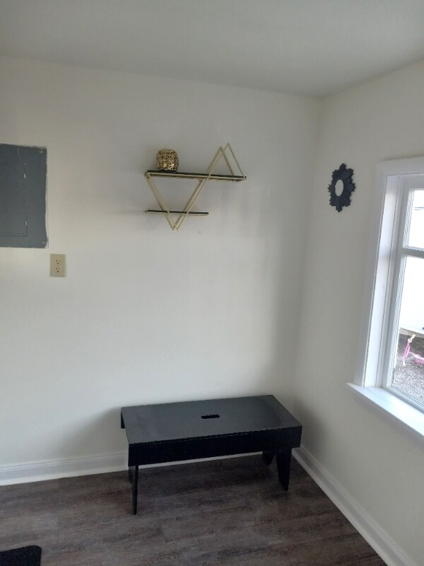 Building Photo - 2 W Pacific St