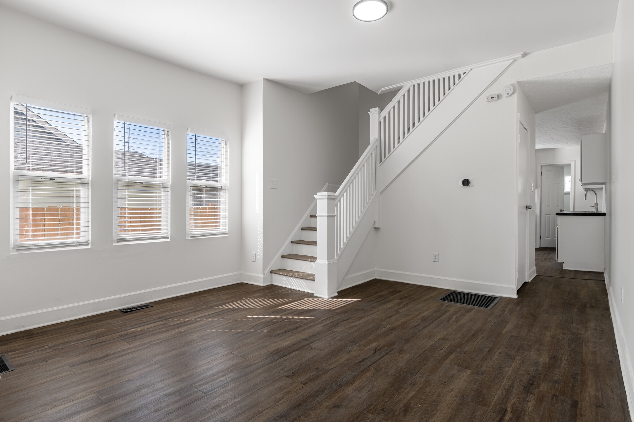 Building Photo - 408 E Beecher St