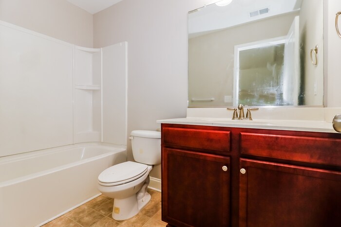 Building Photo - 1220 Tyler Woods Dr