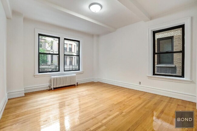 Building Photo - 315 W 102nd St