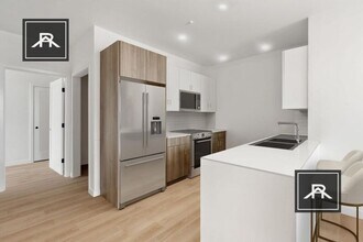 Building Photo - 3 bedroom in Brookline MA 02446
