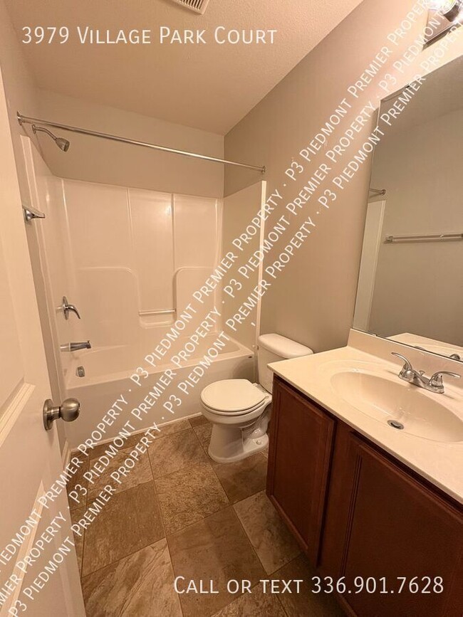 Building Photo - 3979 Village Park Ct