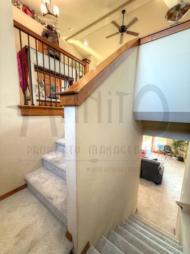 Building Photo - Stunning River Ridge Home With Spectacular Views