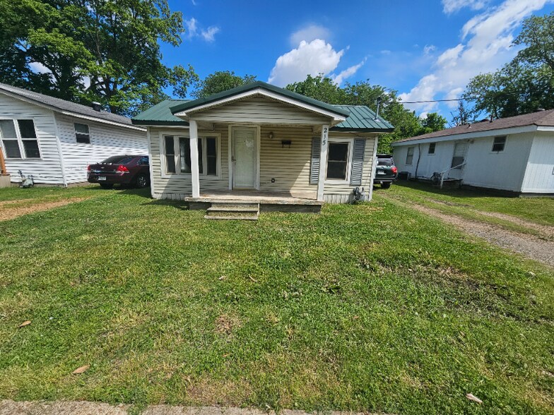 Primary Photo - 215 Alfalfa Ave