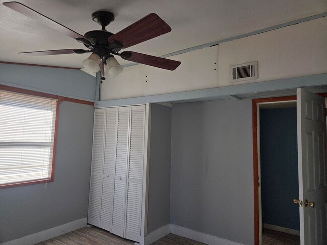 Building Photo - 645 Linden Ln