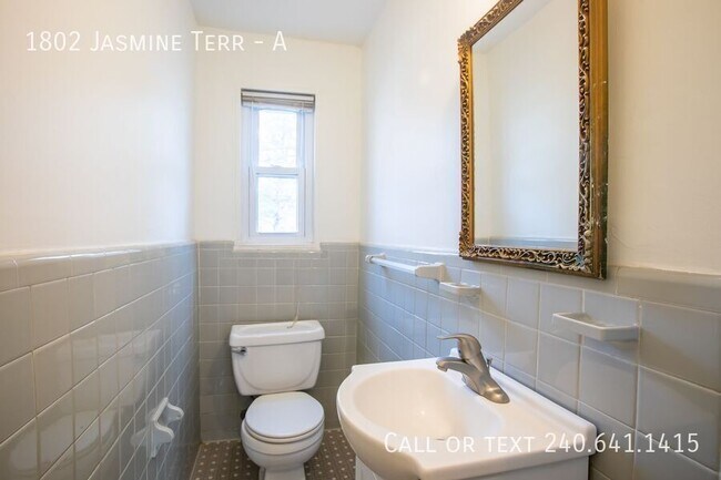 Building Photo - 1802 Jasmine Terrace